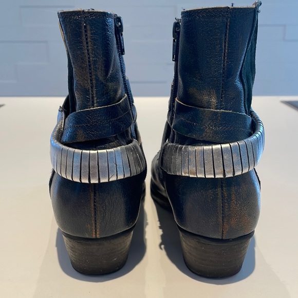 DCode Navy/silver distressed Leather Ankle Boot Made in Portugal - 39 (8.5) - Picture 4 of 13